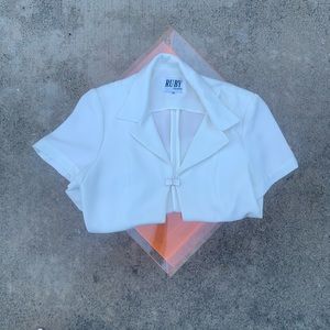 Collard front clip top